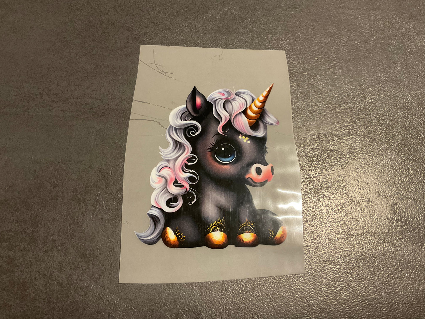 Bügelbild Einhorn schwarz klein 7,5cm x 8,5cm (Breite x Höhe )