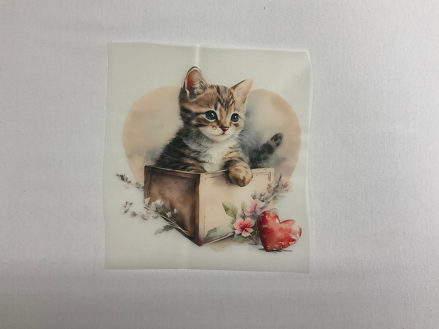 Bügelbild Katze mit Herz 15cm x 13cm (Breite x Höhe )